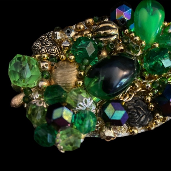 Handmade Up-cycled Brooch Artisan Repurposed Vintage Jewelry Pin Green (Broach) - Picture 4 of 5